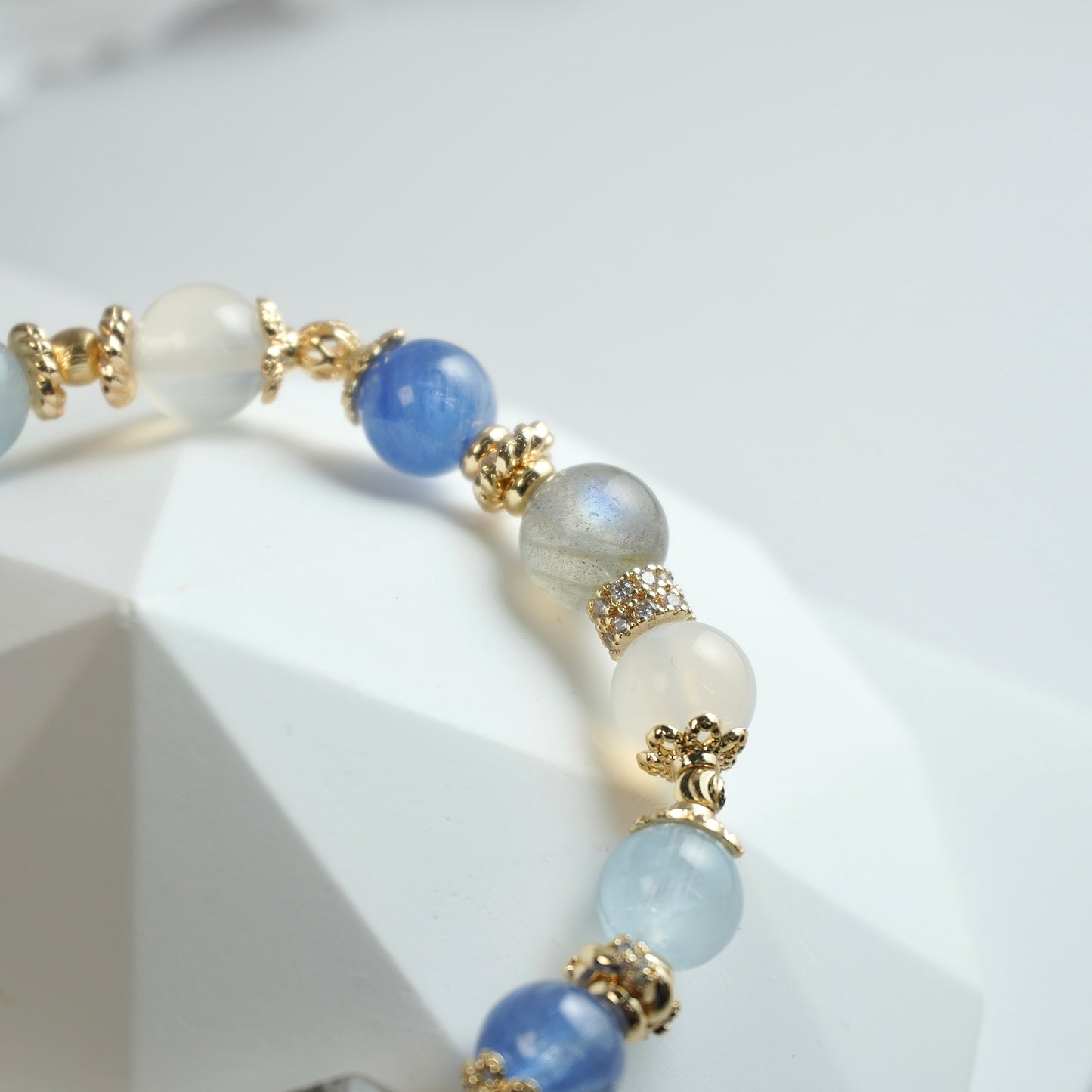 Clarity, Courage & Inner Balance | Venom Super 7, Kyanite, Aquamarine, White Agate & Labradorite Crystal Bracelet