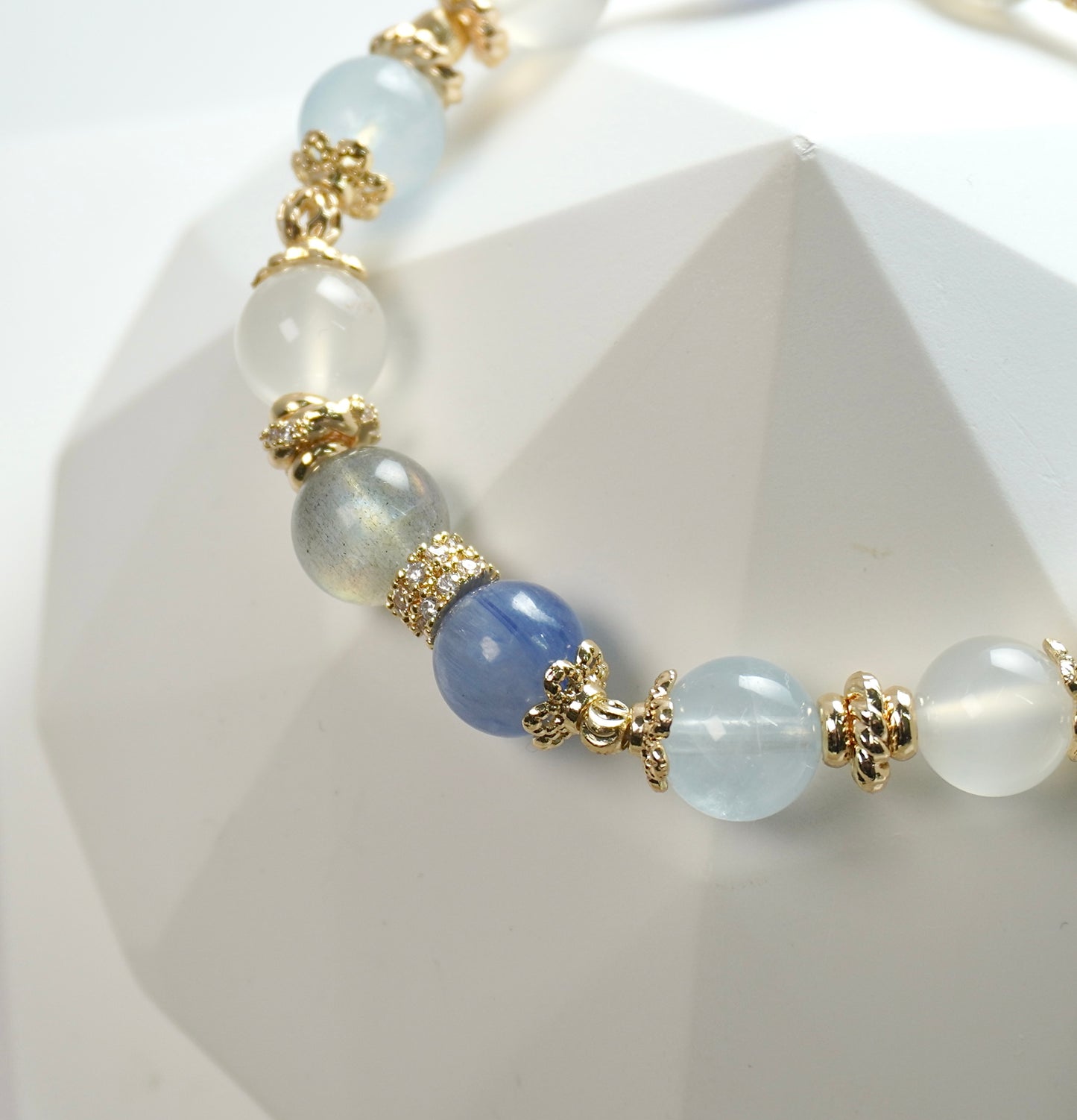 Clarity, Courage & Inner Balance | Venom Super 7, Kyanite, Aquamarine, White Agate & Labradorite Crystal Bracelet