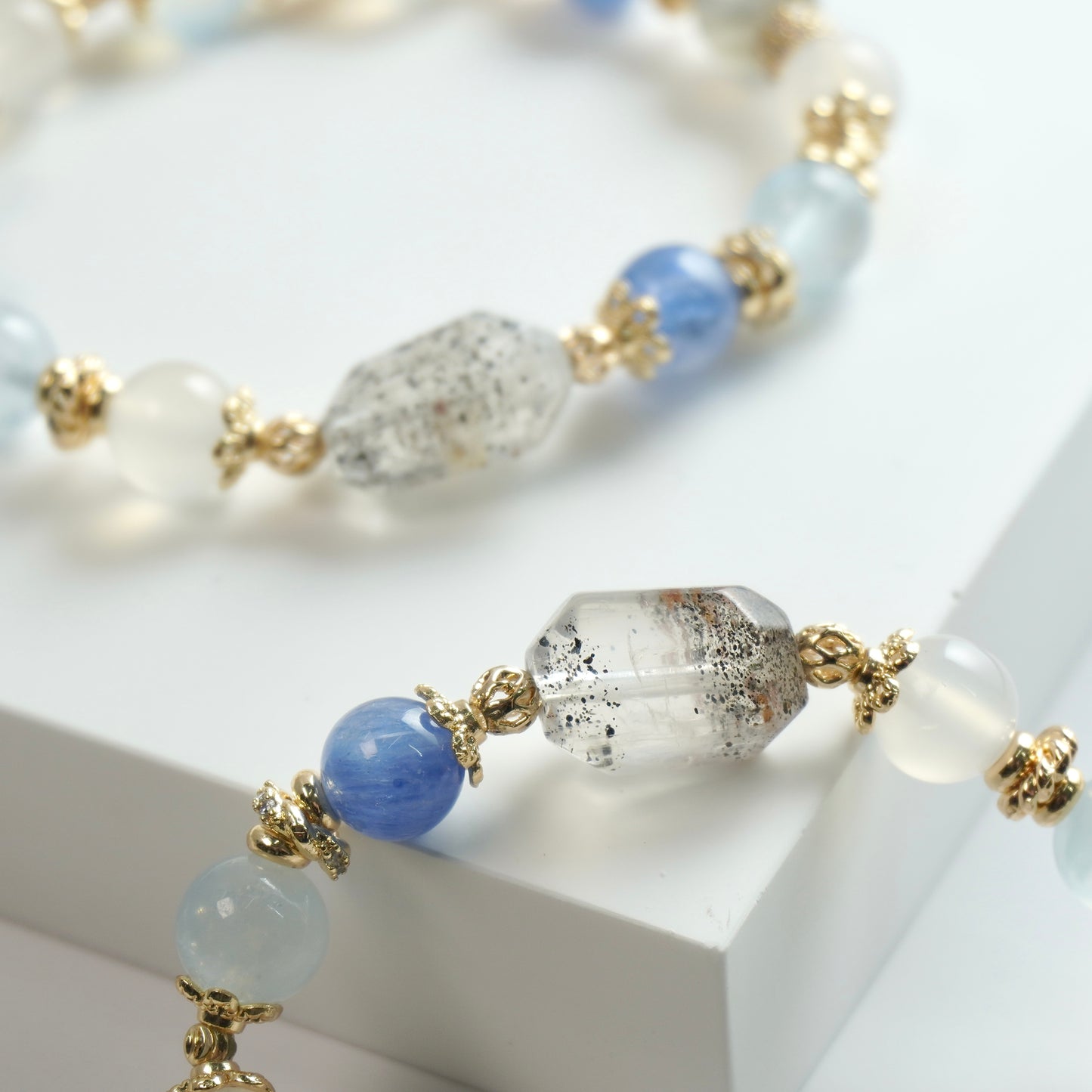 Clarity, Courage & Inner Balance | Venom Super 7, Kyanite, Aquamarine, White Agate & Labradorite Crystal Bracelet