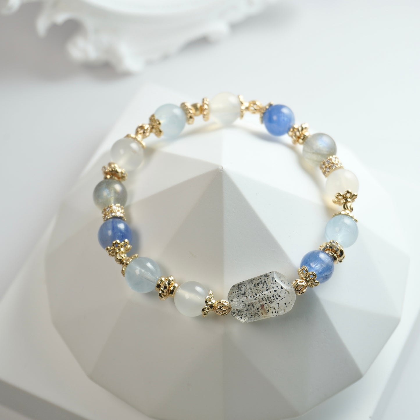 Clarity, Courage & Inner Balance | Venom Super 7, Kyanite, Aquamarine, White Agate & Labradorite Crystal Bracelet